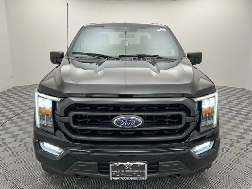 2023 Ford F-150 XLT photo 1
