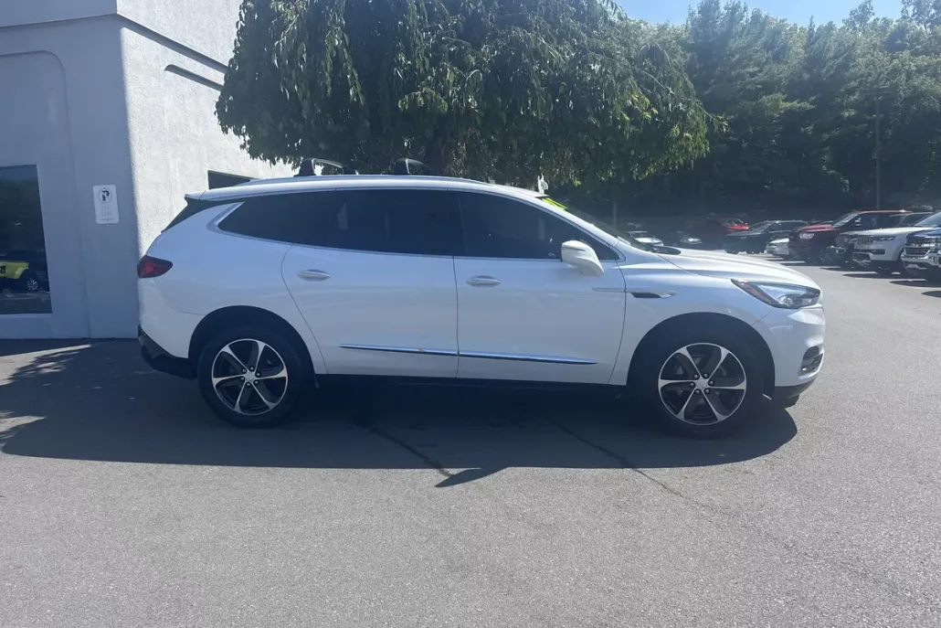 2021 Buick Enclave Essence photo 1