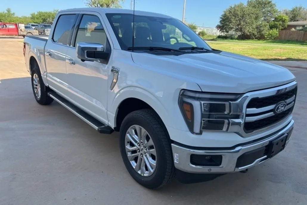 2025 Ford F-150 Lariat photo 1