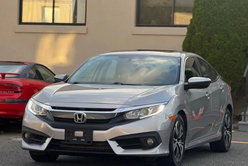 2016 Honda Civic EX-T photo 1