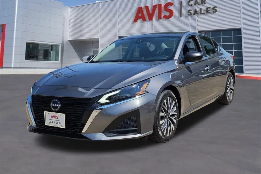 2024 Nissan Altima 2.5 SV photo 1