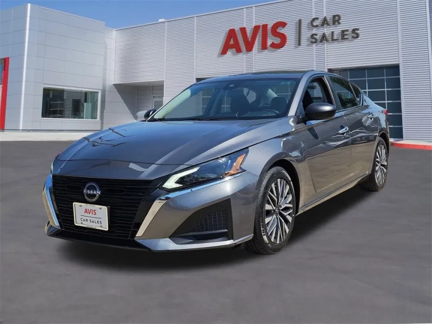 2024 Nissan Altima 2.5 SV photo 1