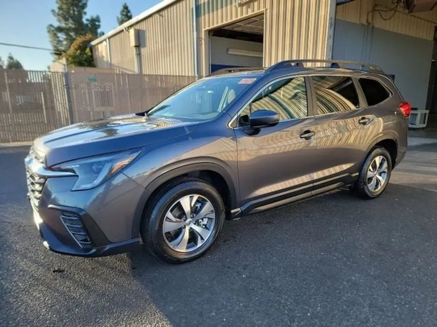 2024 Subaru Ascent Premium photo 1