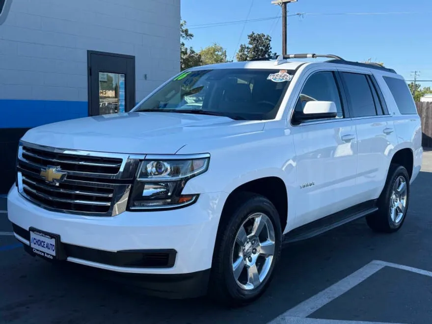 2016 Chevrolet Tahoe LT photo 1