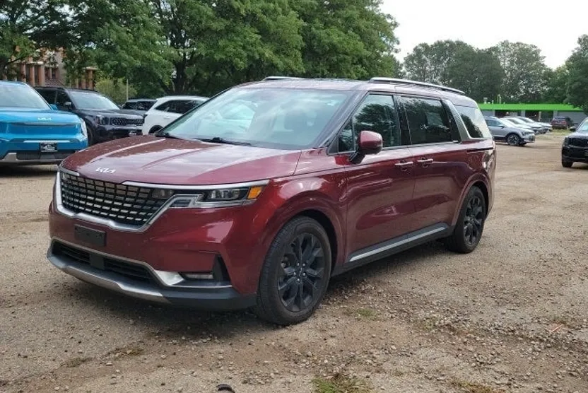 2023 Kia Carnival SX Prestige photo 1
