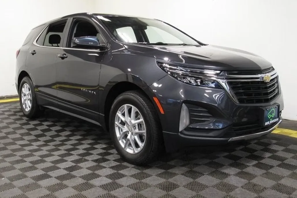 2022 Chevrolet Equinox LT photo 1