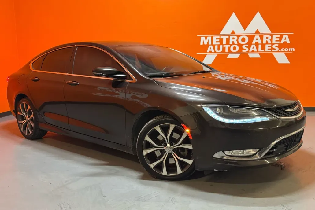 2015 Chrysler 200 C photo 1