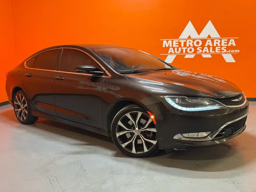 2015 Chrysler 200 C photo 1