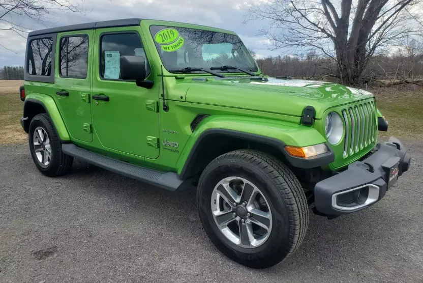 2019 Jeep Wrangler Unlimited Sahara photo 1