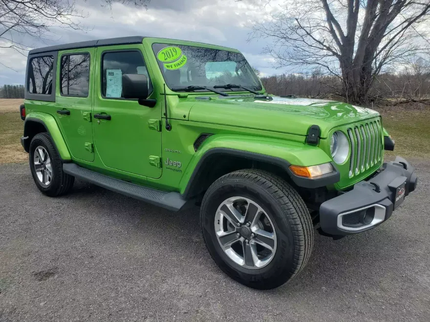 2019 Jeep Wrangler Unlimited Sahara photo 1