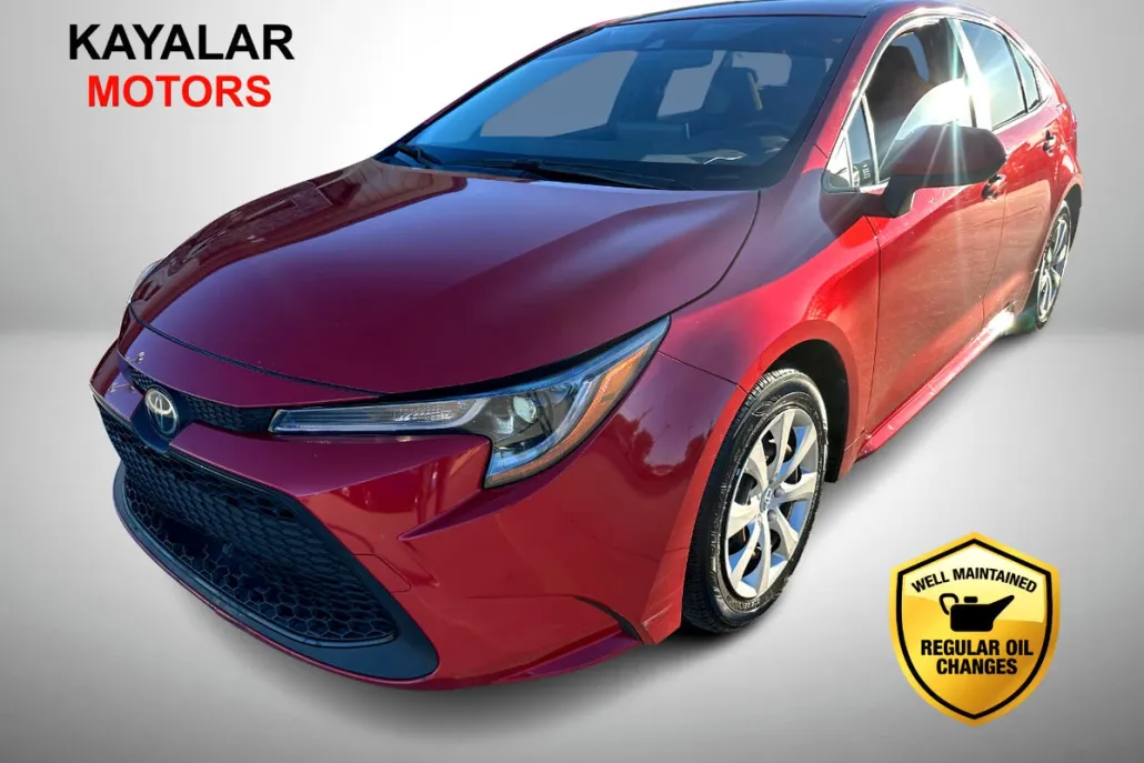 2021 Toyota Corolla LE photo 1