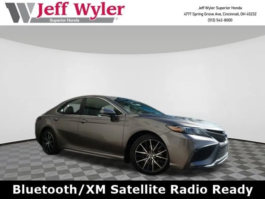 2024 Toyota Camry SE photo 1