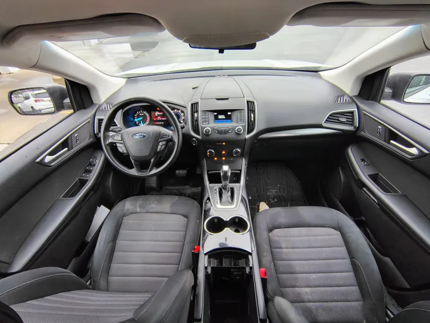 2017 Ford Edge SE photo 1