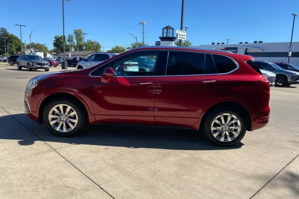 2017 Buick Envision Essence photo 1