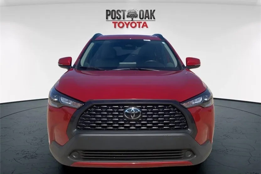 2023 Toyota Corolla Cross LE photo 1