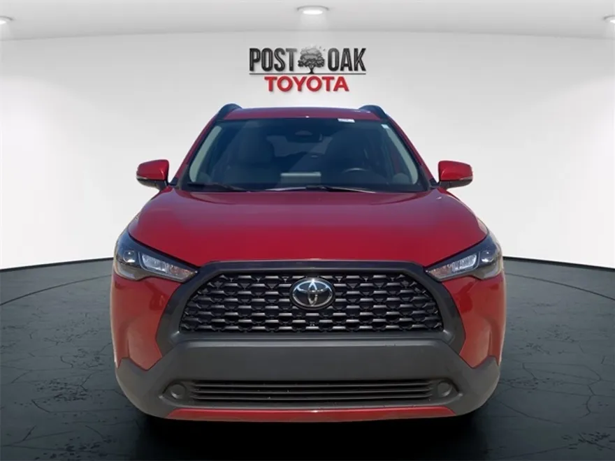 2023 Toyota Corolla Cross LE photo 1