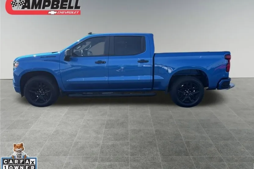 2022 Chevrolet Silverado Custom photo 1
