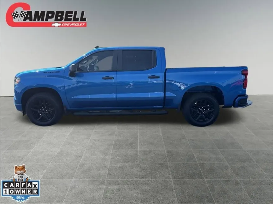 2022 Chevrolet Silverado Custom photo 1