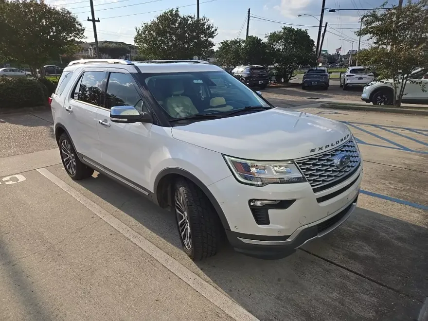 2019 Ford Explorer Platinum photo 1