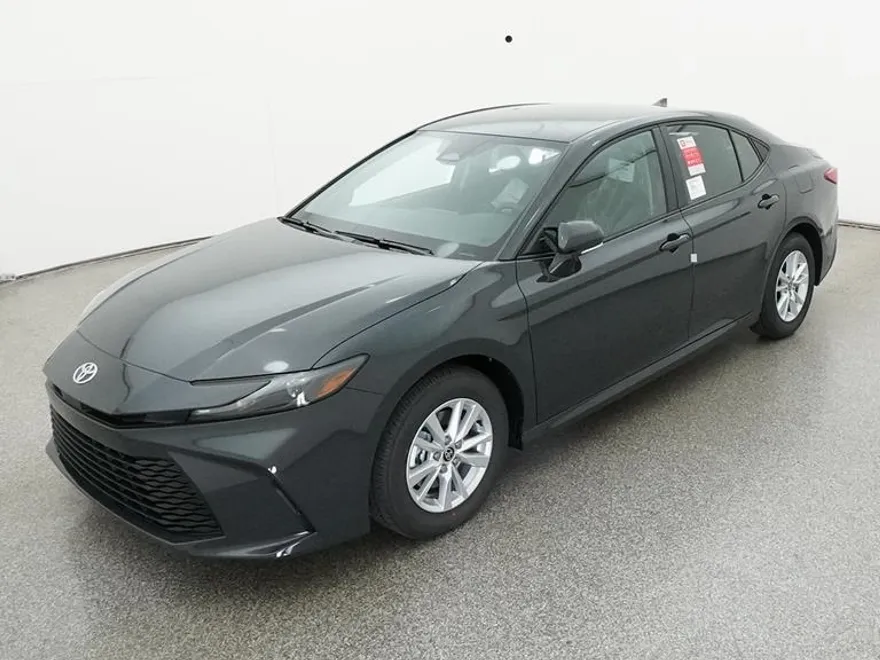 2025 Toyota Camry LE photo 1