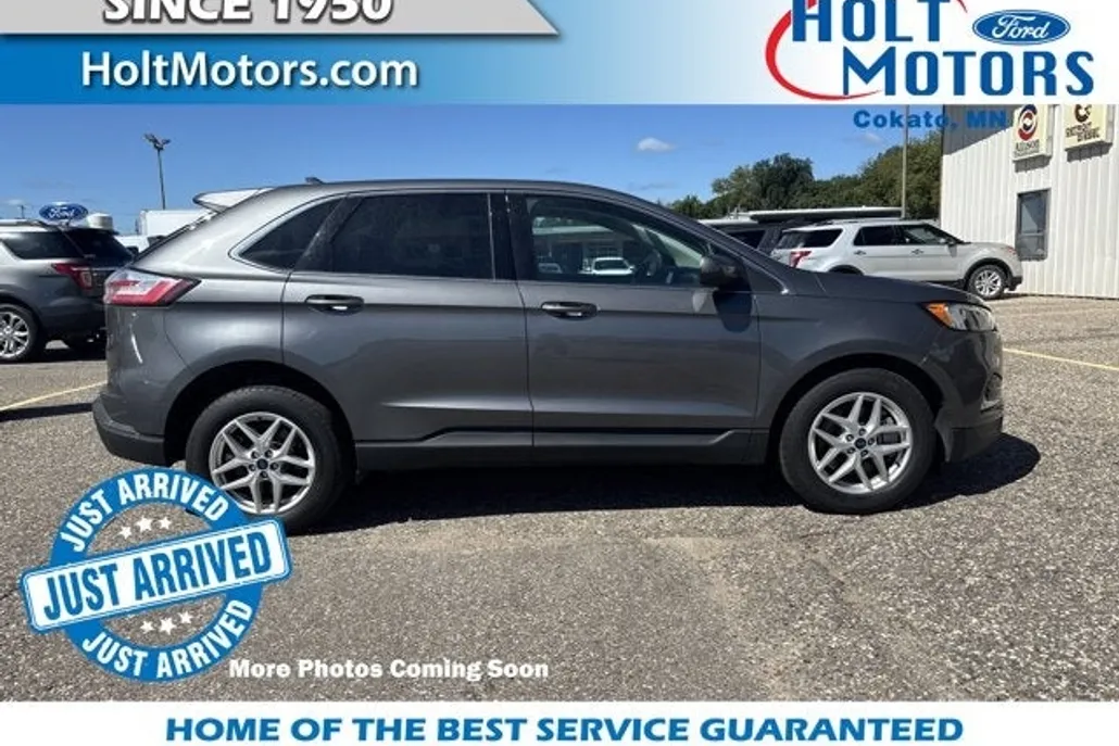 2022 Ford Edge SEL photo 1