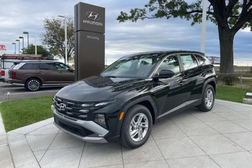 2026 Hyundai Tucson SE photo 1