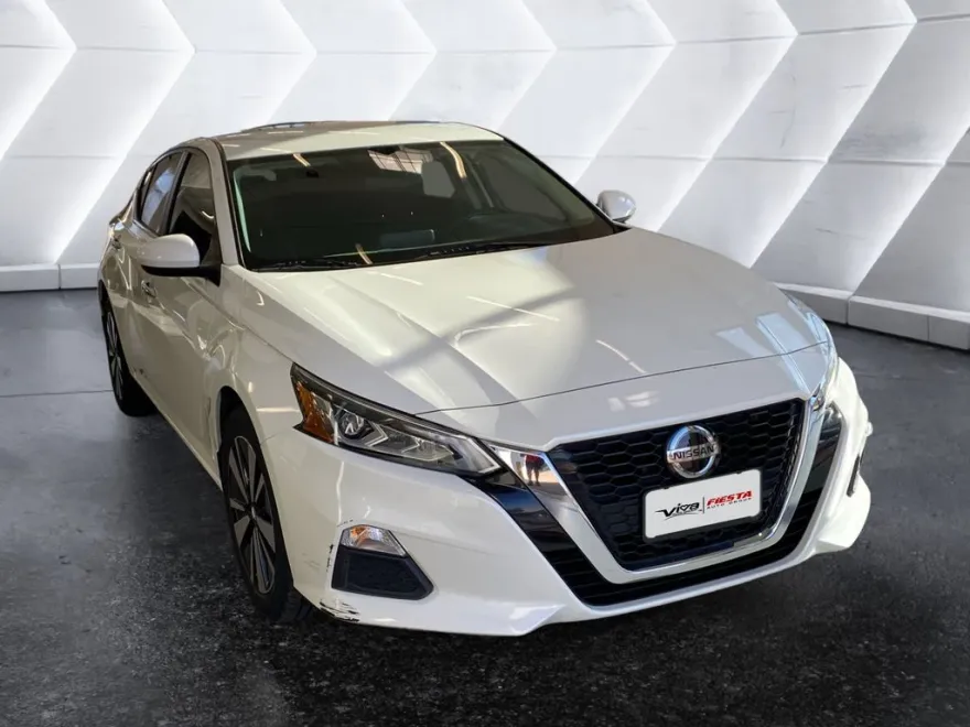 2022 Nissan Altima 2.5 SV photo 1