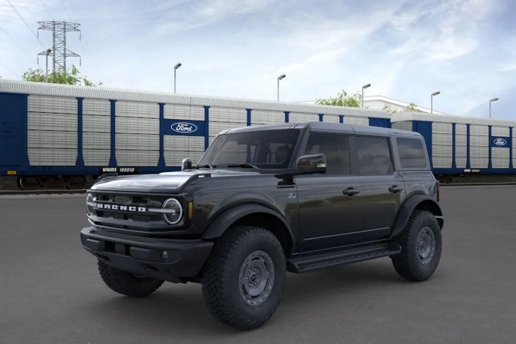 2025 Ford Bronco Outer Banks photo 1