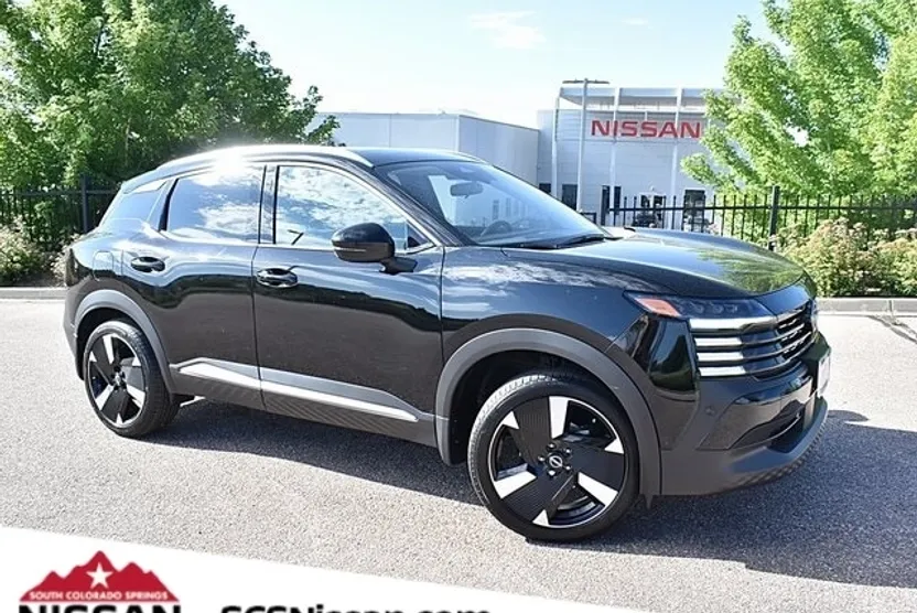2025 Nissan Kicks SR photo 1