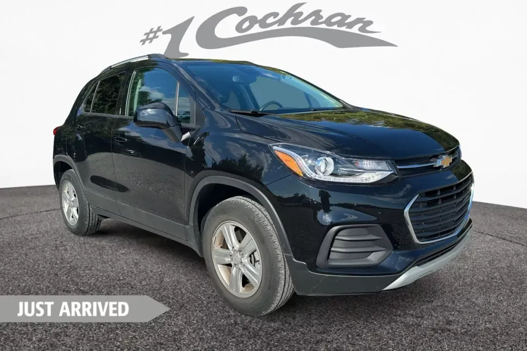 2022 Chevrolet Trax LT photo 1
