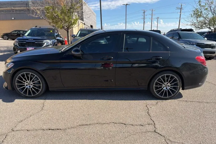 2018 Mercedes Benz C 300 photo 1