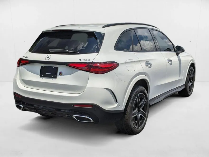2025 Mercedes Benz GLC 300 4MATIC photo 1