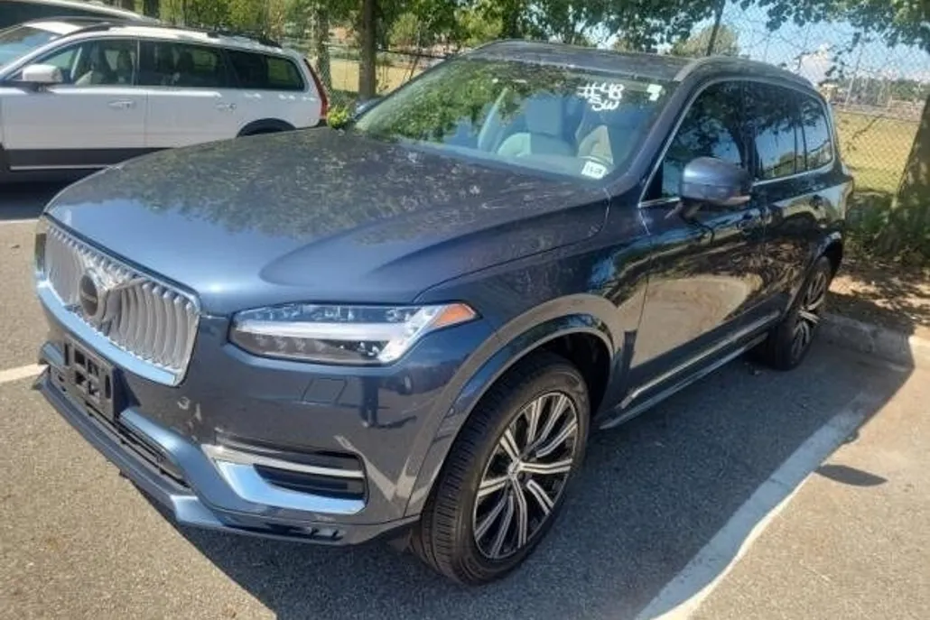 2024 Volvo XC90 B5 Core photo 1