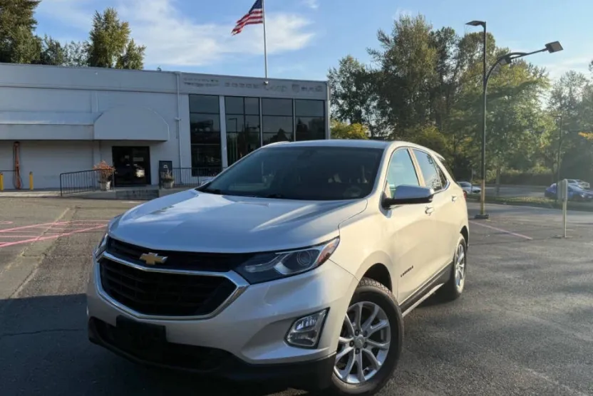 2021 Chevrolet Equinox LT photo 1