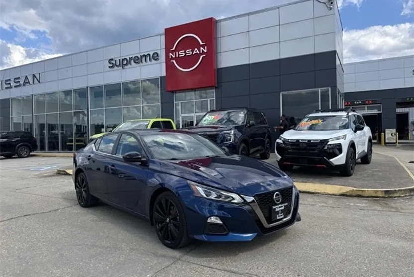 2022 Nissan Altima 2.5 SR photo 1