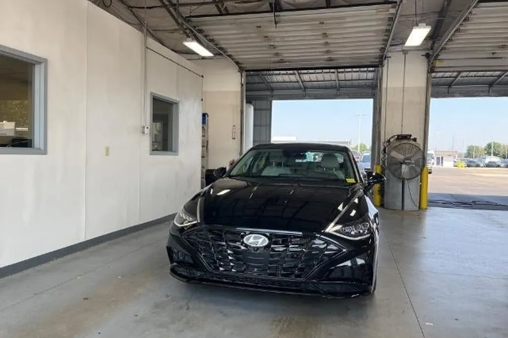 2022 Hyundai Sonata Limited photo 1
