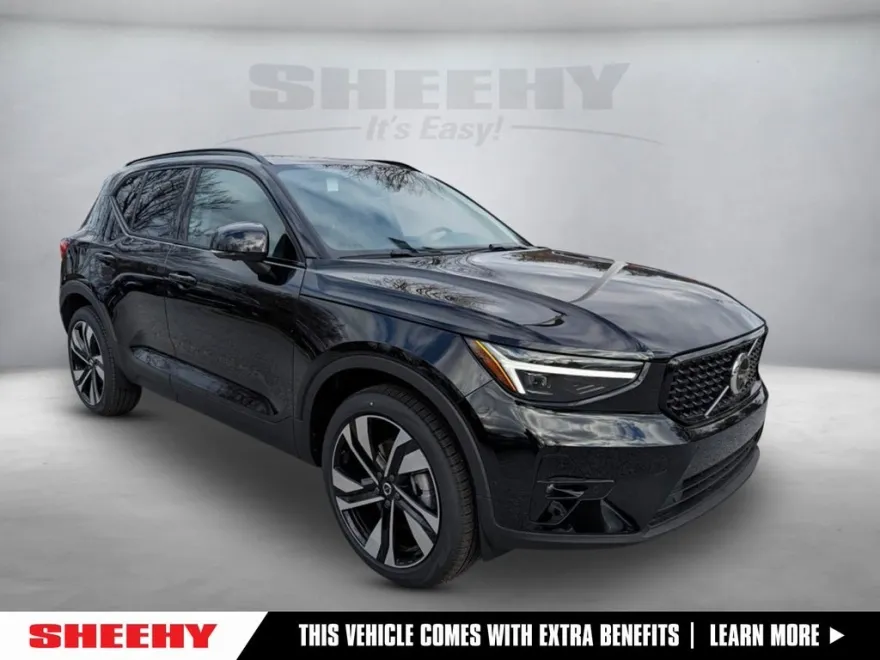 2025 Volvo XC40 Plus photo 1