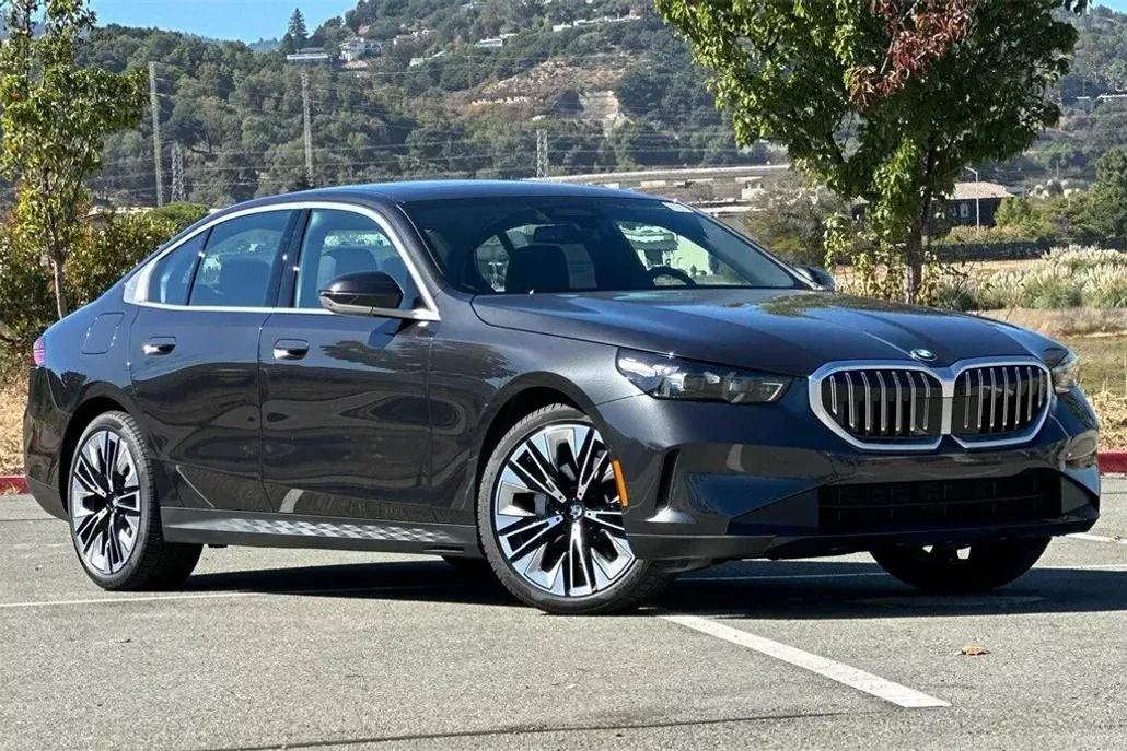 2024 Bmw 530i photo 1