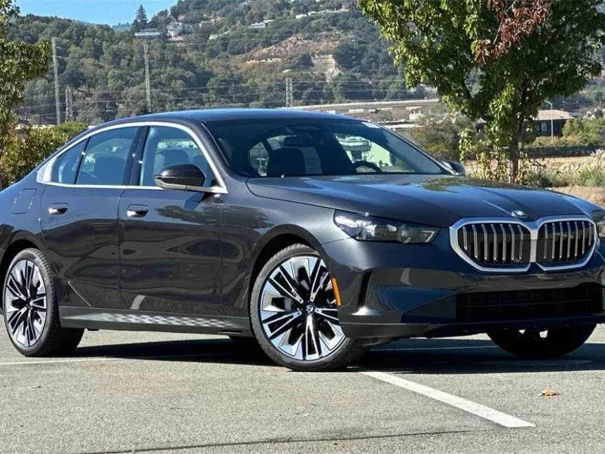 2024 Bmw 530i photo 1