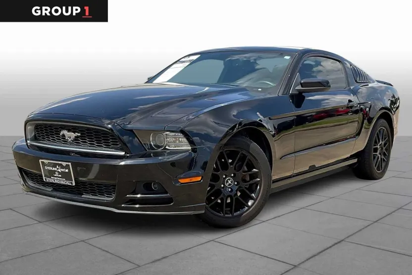 2014 Ford Mustang V6 photo 1