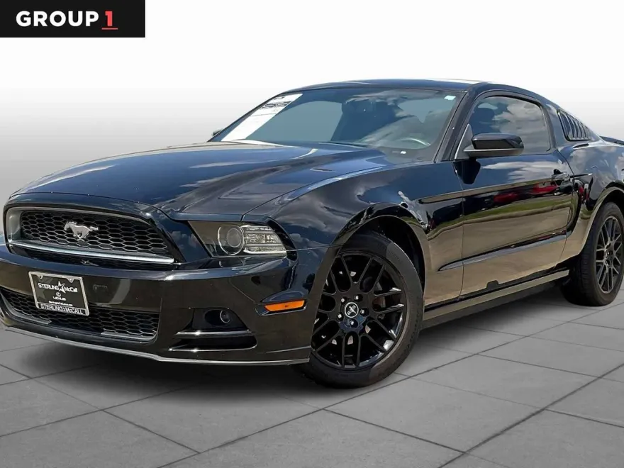 2014 Ford Mustang V6 photo 1