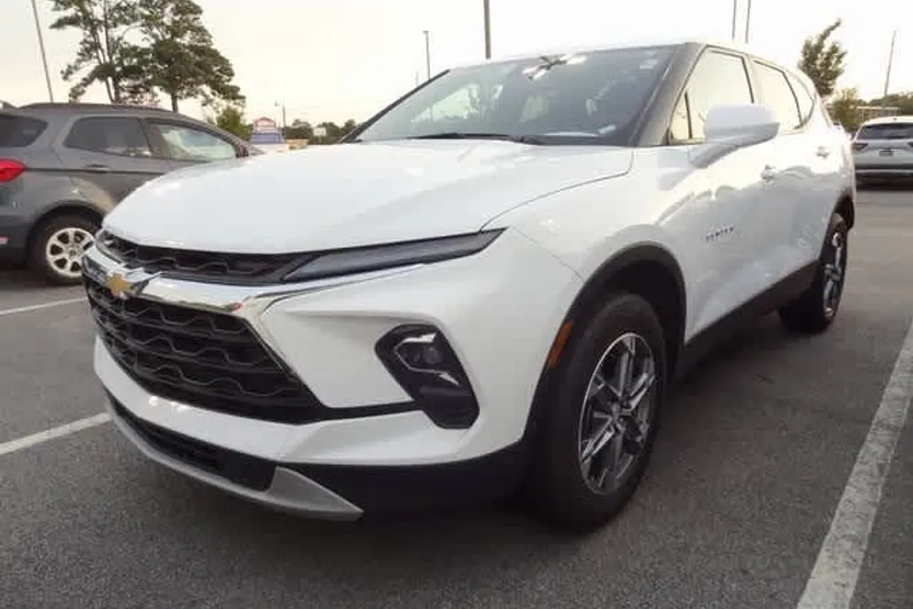 2023 Chevrolet Blazer 2LT photo 1