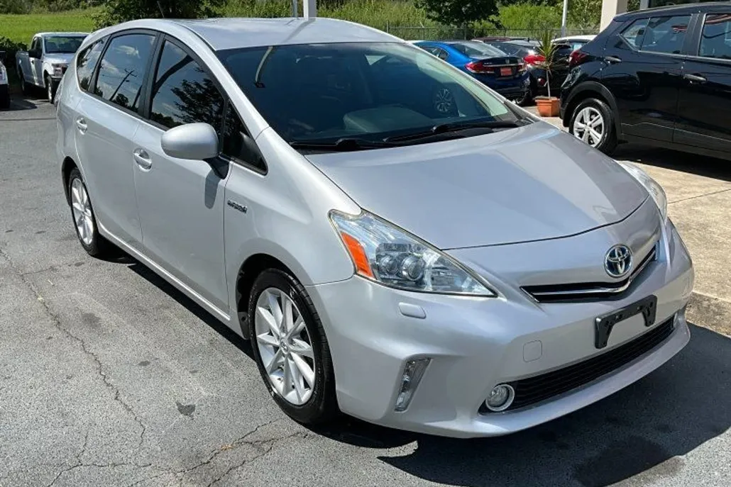 2013 Toyota Prius V Five photo 1