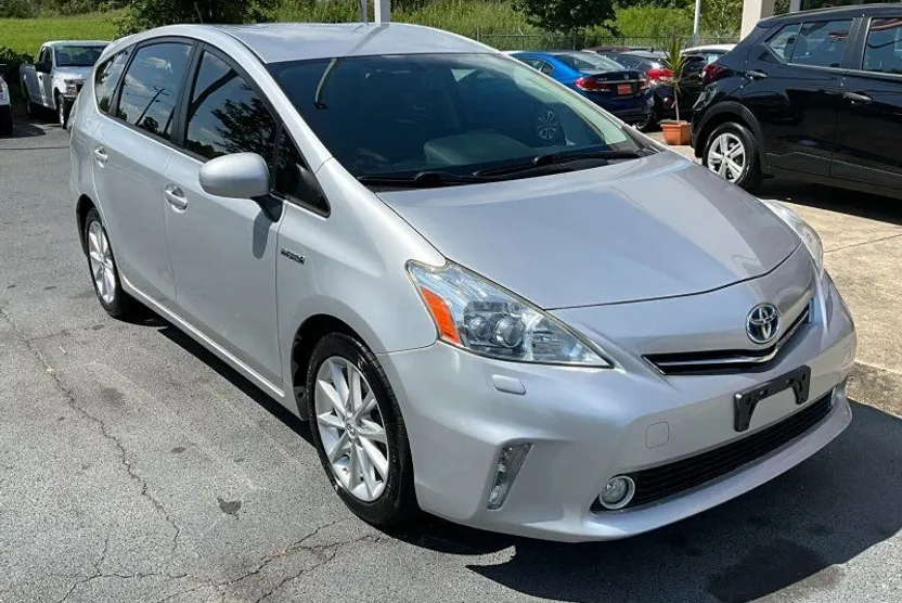 2013 Toyota Prius V Five photo 1