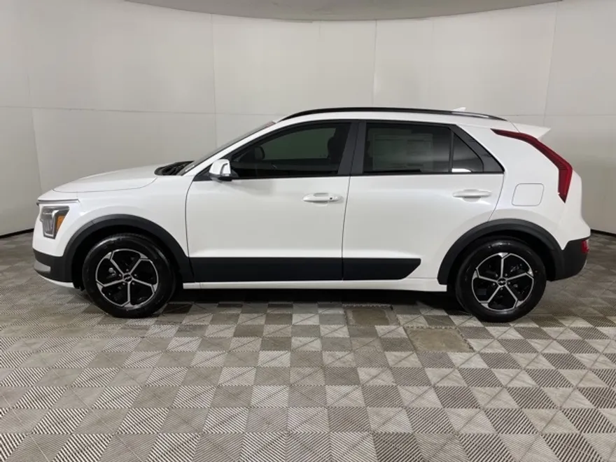 2025 Kia Niro EX photo 1
