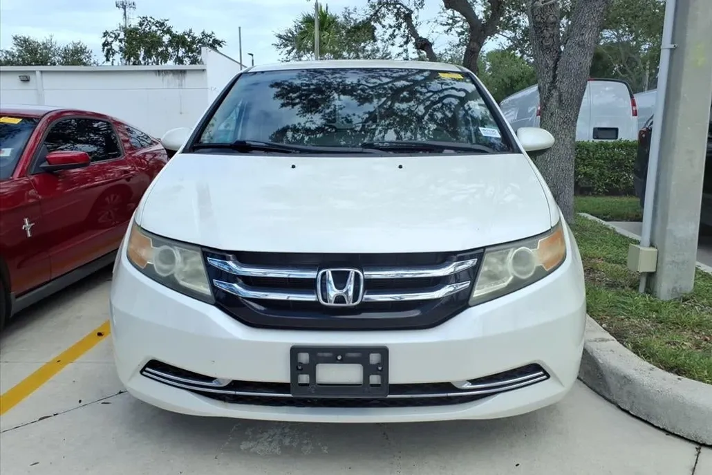 2014 Honda Odyssey EX photo 1
