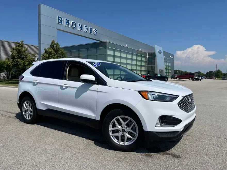 2023 Ford Edge SEL photo 1