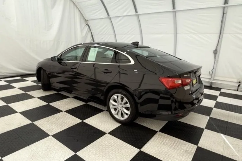 2025 Chevrolet Malibu 1LT photo 1