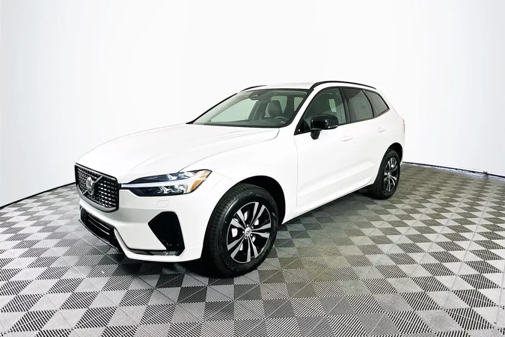 2025 Volvo XC60 B5 Core photo 1