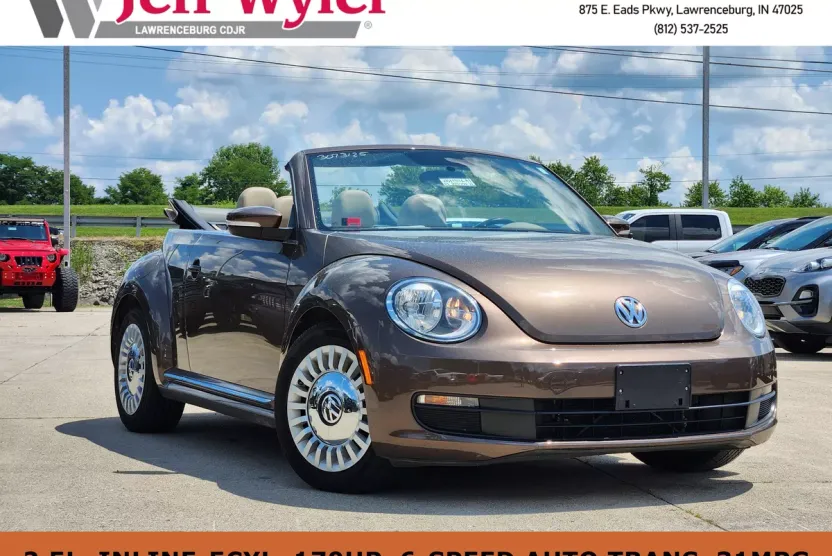 2013 Volkswagen Beetle Convertible 2.5L photo 1